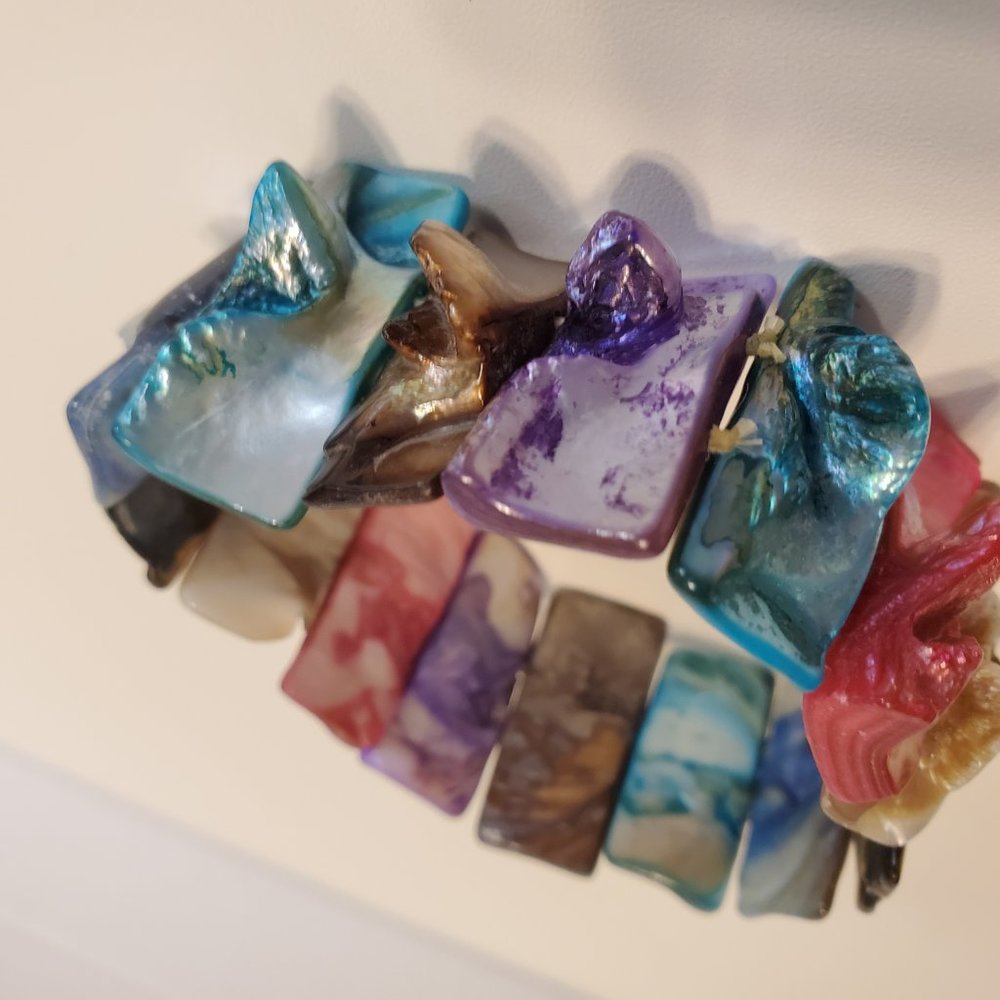 Multi-Colored Shell Bracelet - Handcrafted - Stret - Picture 2 of 2